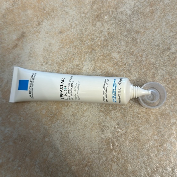 EFFACLAR DUO (+) GLOBAL ACNE TREATMENT - USED - Picture 3 of 3